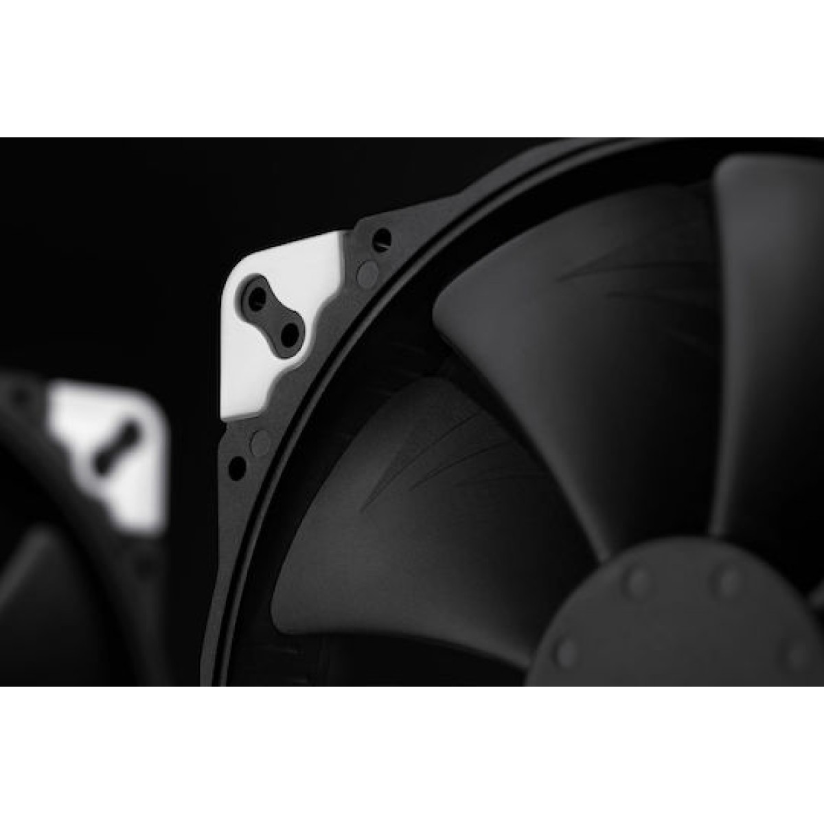 Noctua NF-A20 chromax.black.swap Case Fan 200mm με Σύνδεση 4-Pin PWM