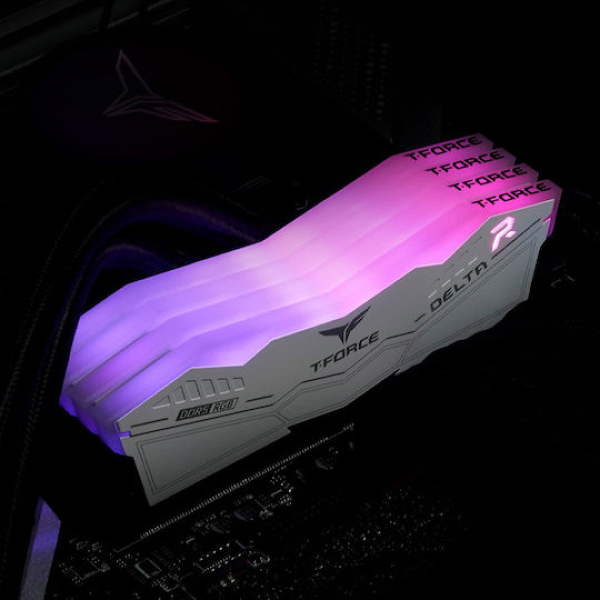 TeamGroup Delta RGB White DDR5 με Module 1x32GB και Ταχύτητα 6400 για Desktop