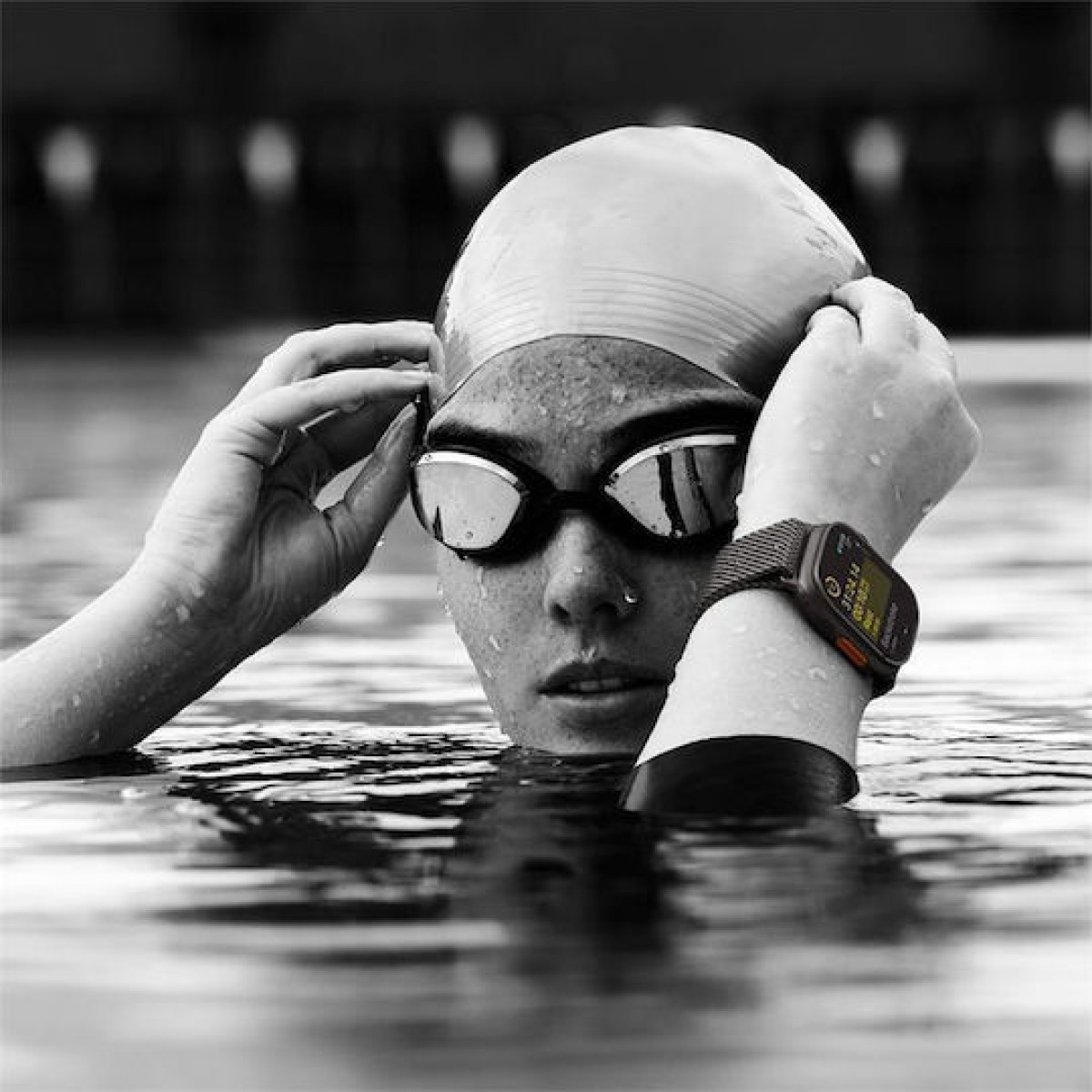 Apple Watch Ultra 2 2024 Titanium 49mm Αδιάβροχο με eSIM και Παλμογράφο (Natural με Natural Titanium Milanese Loop - Small)