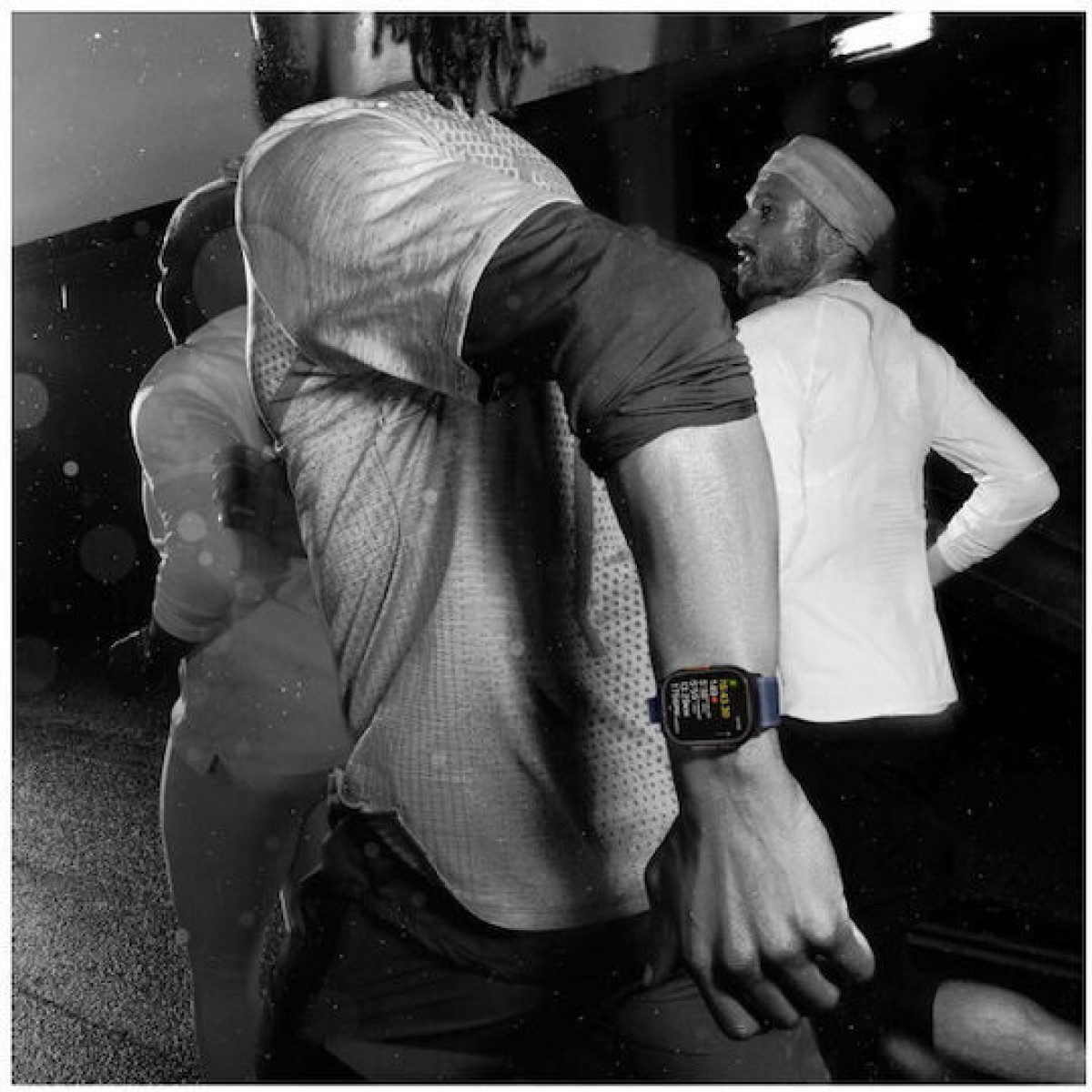 Apple Watch Ultra 2 2024 Titanium 49mm Αδιάβροχο με eSIM και Παλμογράφο (Black με Black Titanium Milanese Loop - Small)